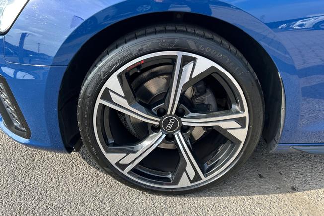 AUDI A4 Photo 26