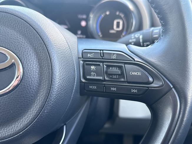 TOYOTA Yaris Photo 17