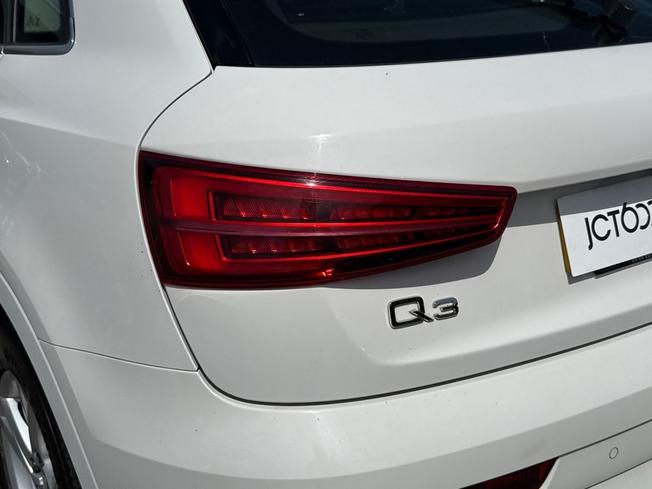 AUDI Q3 Photo 18