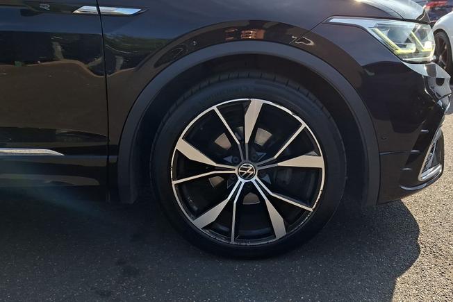 VOLKSWAGEN Tiguan Photo 5