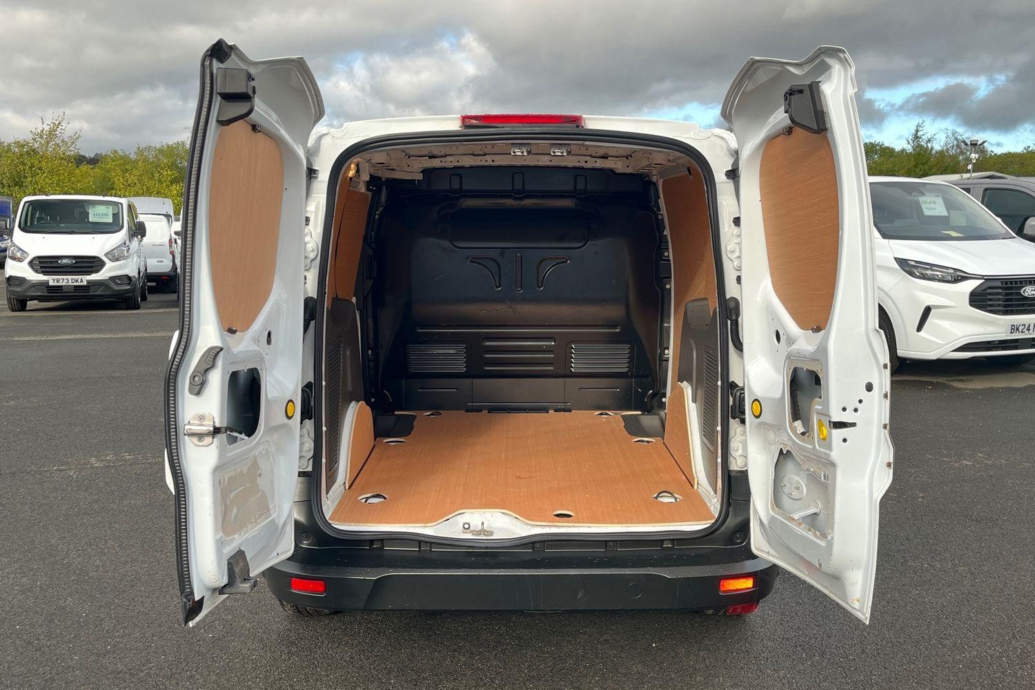 Ford TRANSIT CONNECT Photo 6