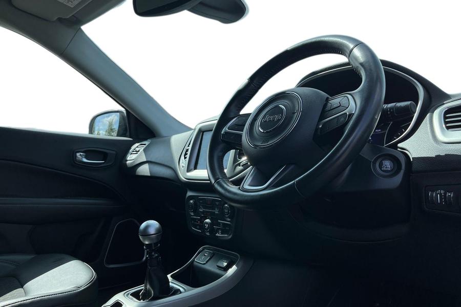 Jeep Compass Photo autoimg-1676c70426beeb4787977db4eb9279bbaf39cbfc.jpg