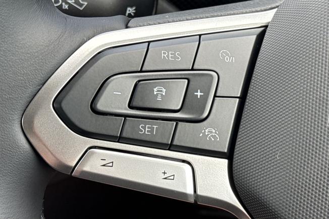 VOLKSWAGEN T-Cross Photo 16