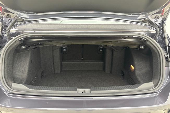 VOLKSWAGEN T-Roc Photo 12