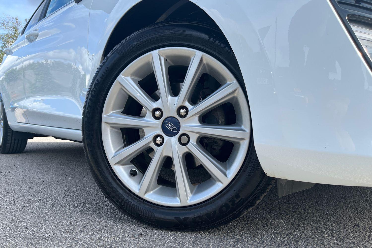 Ford Fiesta Photo 7