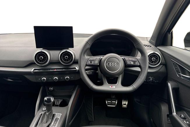 AUDI Q2 Photo 11