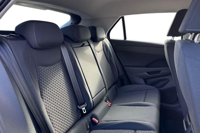 VOLKSWAGEN T-Roc Photo 9