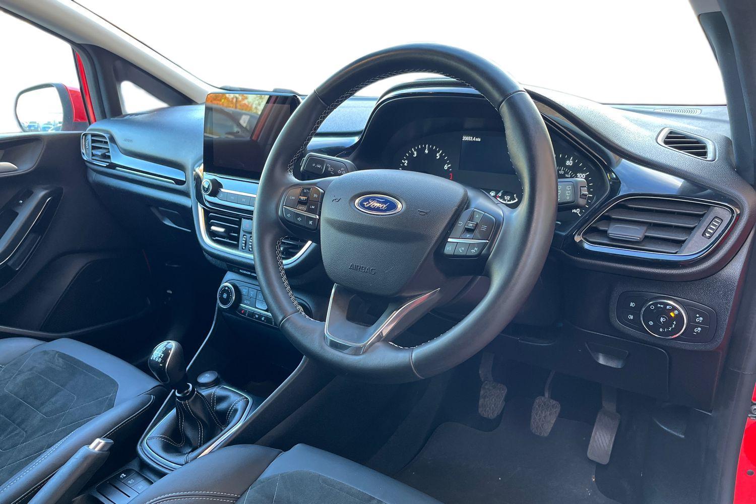Ford FIESTA Photo 8