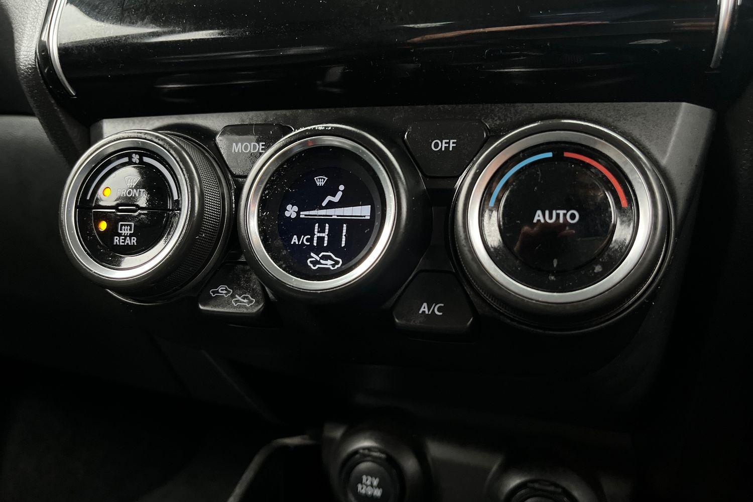 Suzuki SWIFT Photo 32