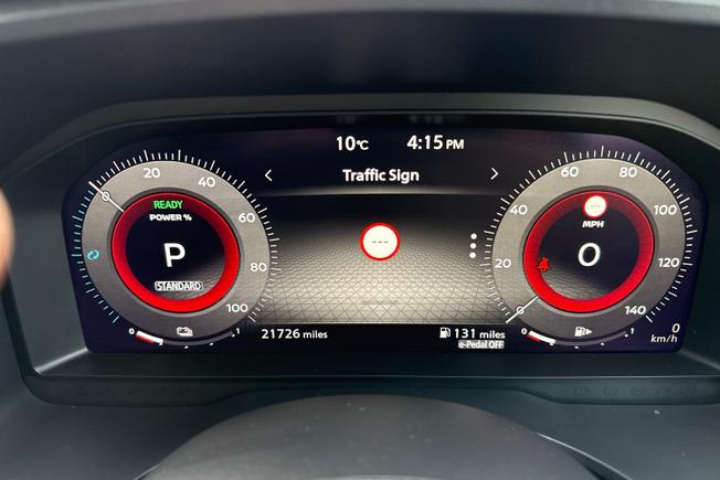 NISSAN Qashqai Photo 15
