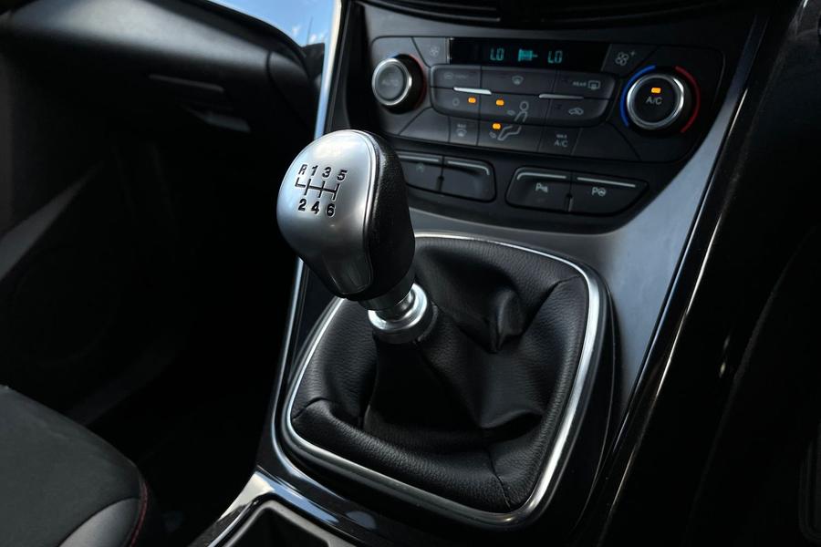 Ford Kuga Photo autoimg-1691a195db18c5d50bf028421860d3d85318466d.jpg