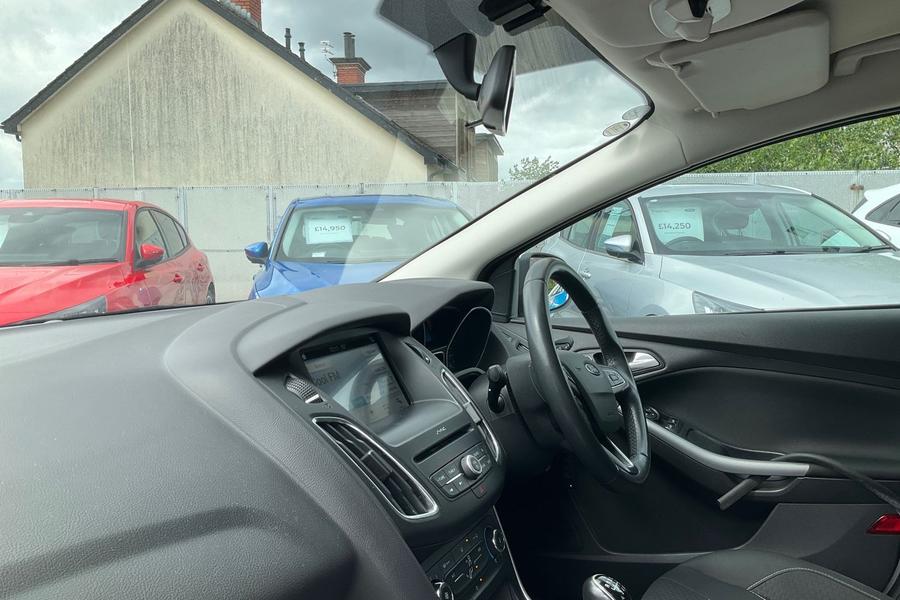 Ford FOCUS Photo autoimg-1697bfc81d8cacfb3a428484ce4ea41973a272eb.jpg