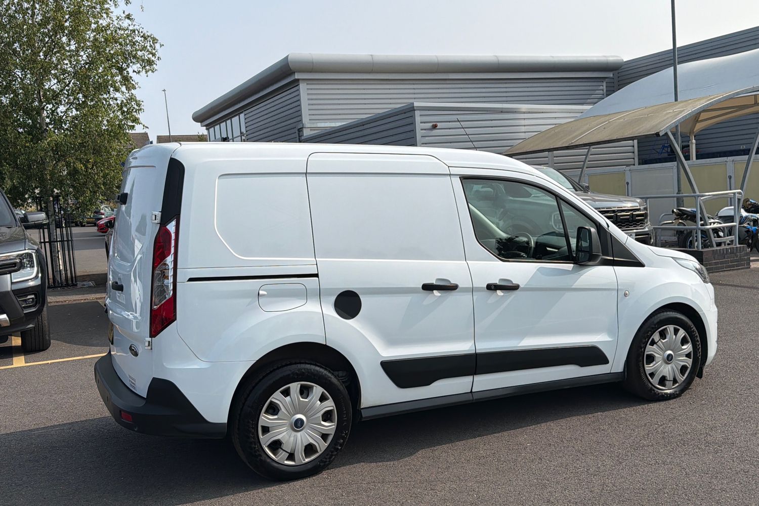Ford TRANSIT CONNECT Photo 6