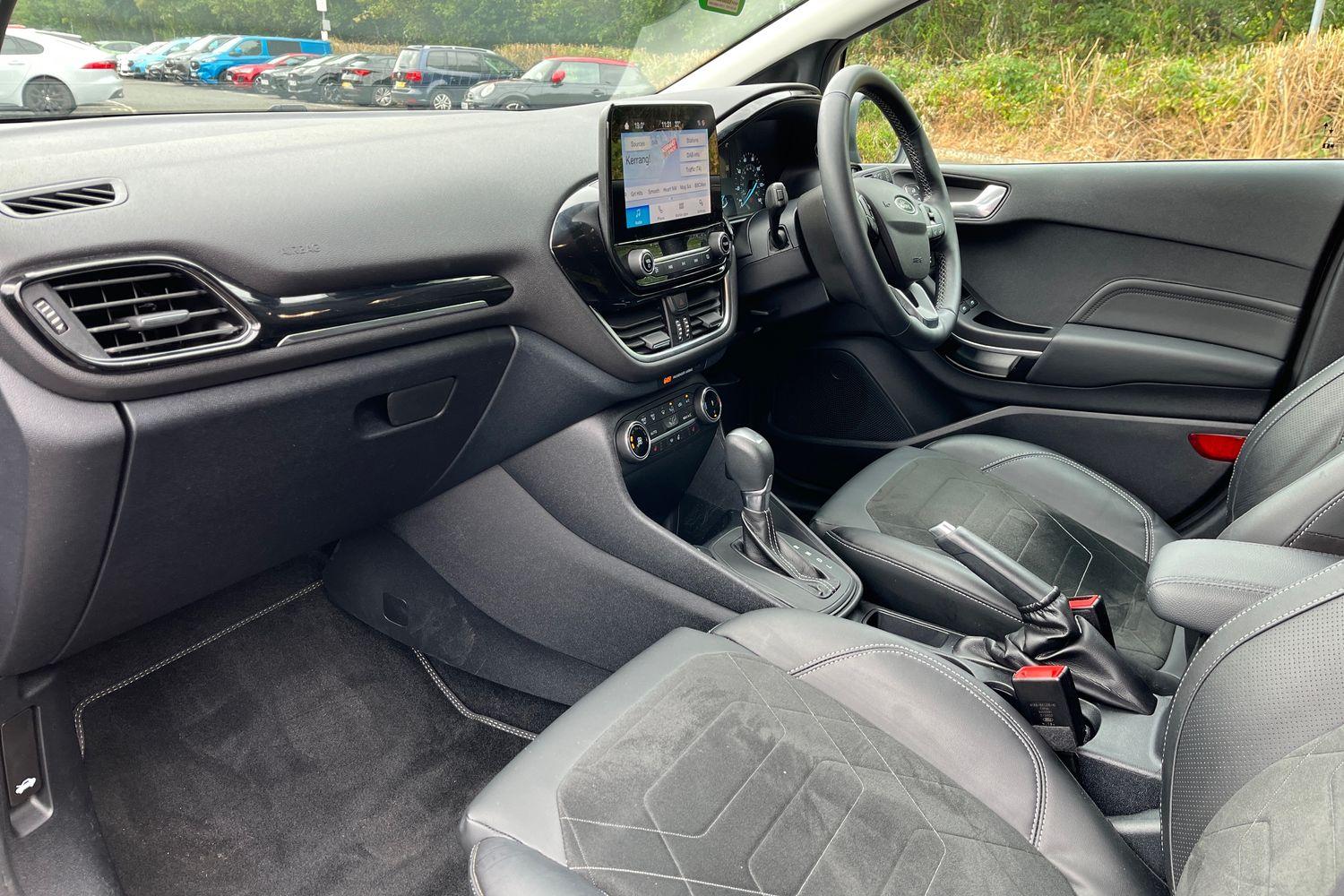 Ford FIESTA Photo 17