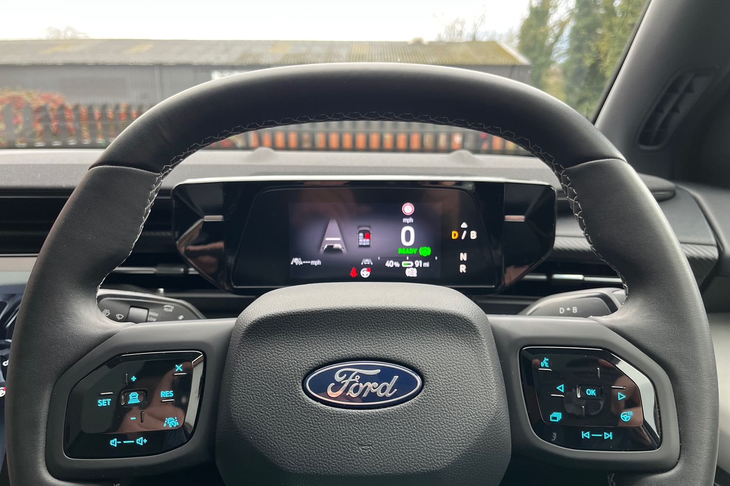 Ford Explorer Photo 11