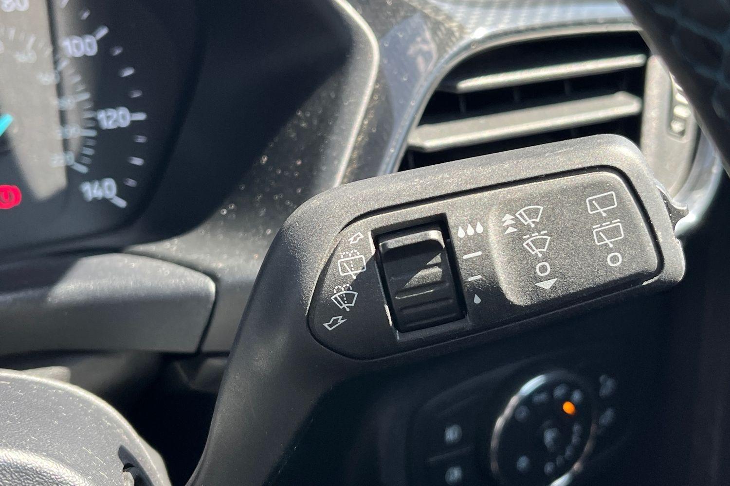 Ford FIESTA Photo 14