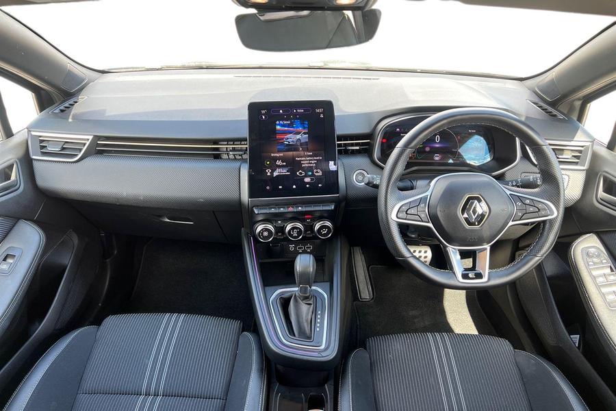 Renault CLIO Photo autoimg-16a2ccf80a605216a129ac5d9df0458f6885a307.jpg
