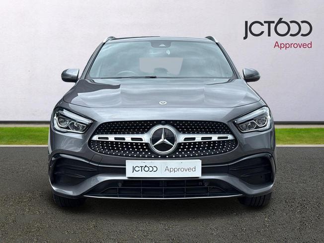 MERCEDES-BENZ GLA Photo 8