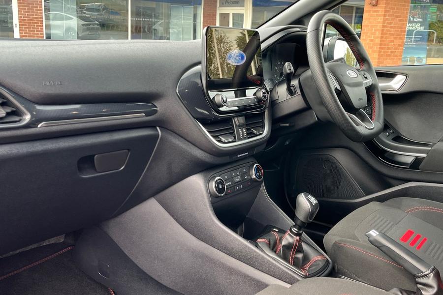 Ford FIESTA Photo autoimg-16a47821f3d3cd93758725395f68497188c51c04.jpg