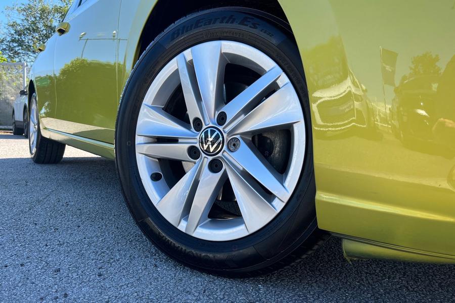 Volkswagen GOLF Photo autoimg-16a9159c0d0e121dc9b3d62ee3c81e1e77787de8.jpg