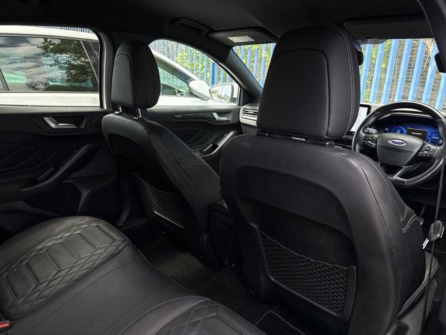 FORD Focus Photo 30