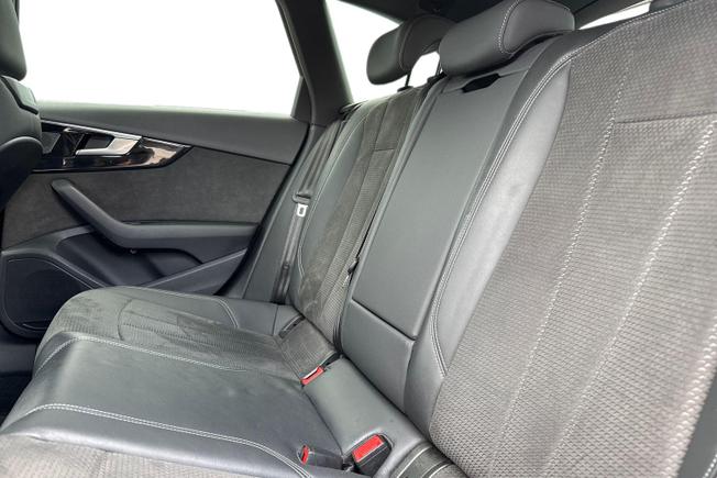 AUDI A4 Avant Photo 9