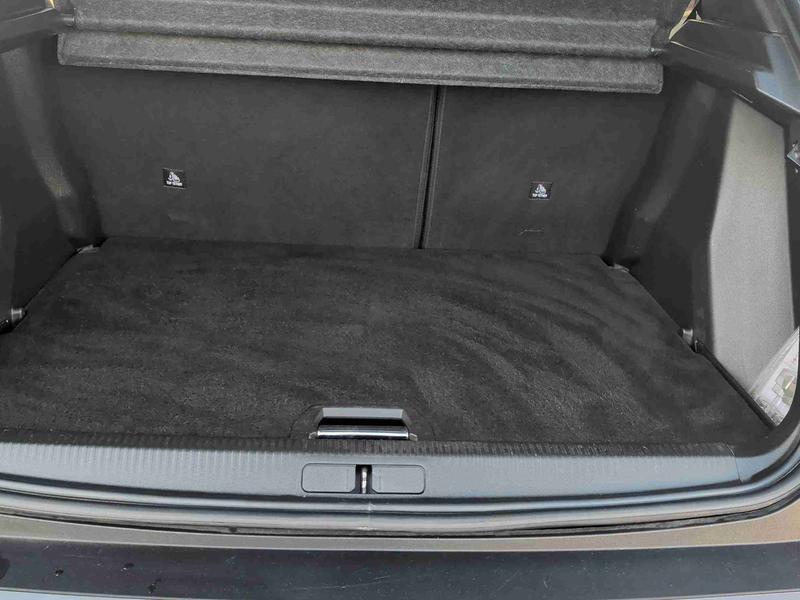 Used Peugeot E-2008 YD22ORO 33