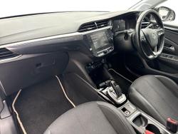 VAUXHALL Corsa Photo 2