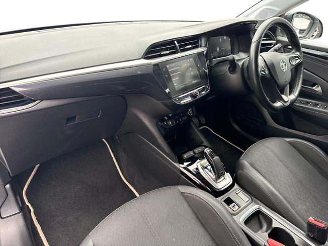 VAUXHALL Corsa Photo 2