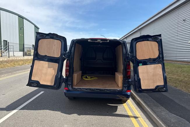 VOLKSWAGEN E-Transporter Photo 25