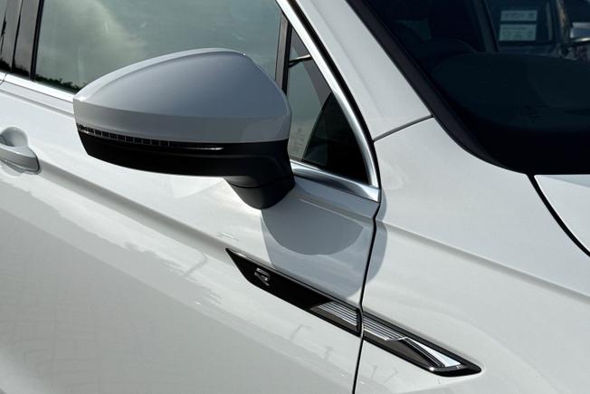 VOLKSWAGEN Tiguan Photo 20