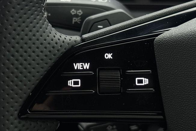 AUDI Q6 E-Tron Photo 16