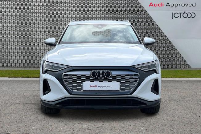 AUDI Q8 E-Tron Photo 8
