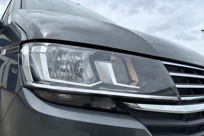 VOLKSWAGEN Transporter Shuttle Photo 19