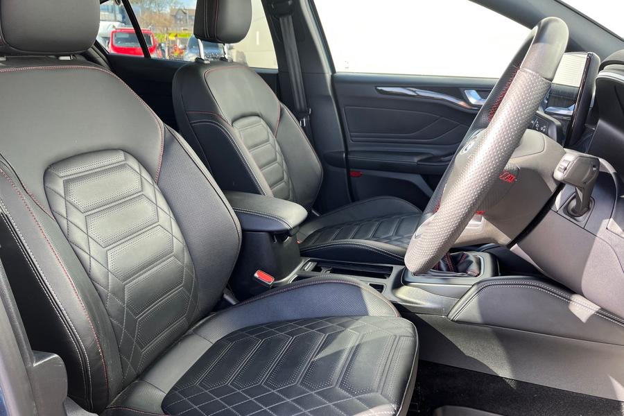 Ford FOCUS Photo autoimg-16c0f5dce2365ce2dada586d9b18e919f23713c8.jpg