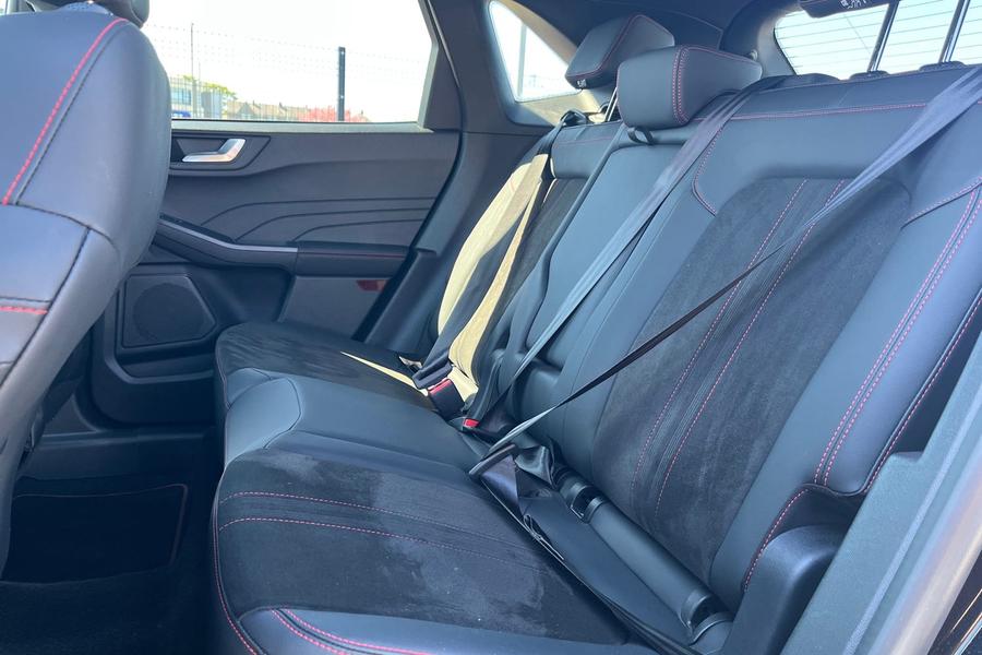 Ford KUGA Photo autoimg-16c34a960752eaa4a4de49109162ae953200e631.jpg