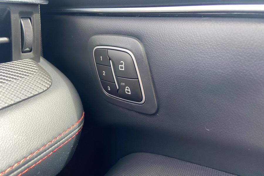 Ford Mustang Mach-E Photo autoimg-16c526fb5d8927b639e8355e3dc4f867a649e10b.jpg