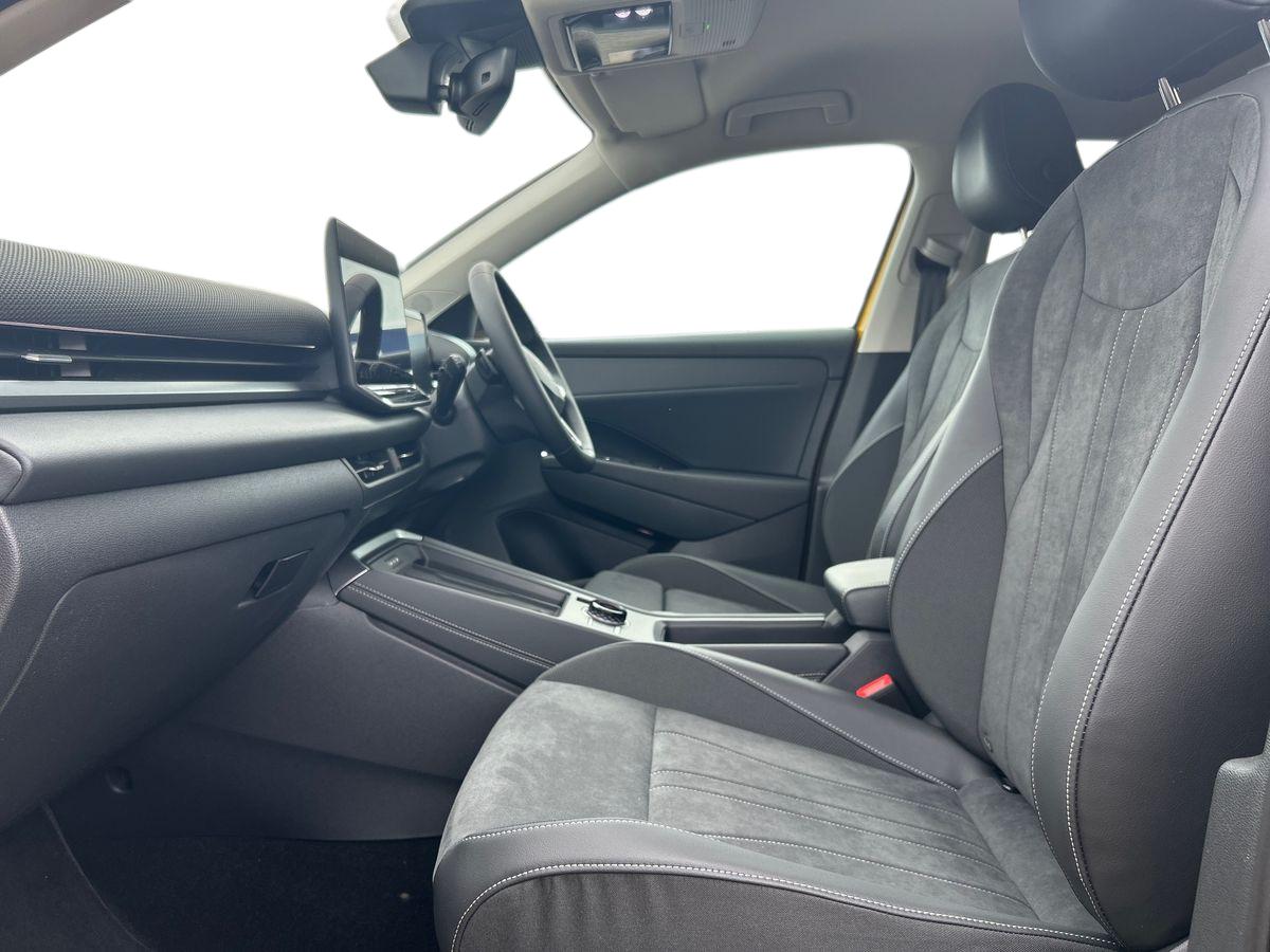 Volkswagen T-Roc Photo autoimg-16c5f49c7cf80f6b4d9734900aac008ac7f0695e.jpg