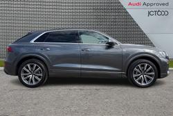 AUDI Q8 Photo 4