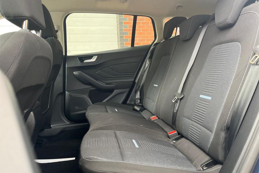 Ford FOCUS Photo autoimg-16d33ccb93e7c53cd32a87a369cc2deb647f9ff5.jpg