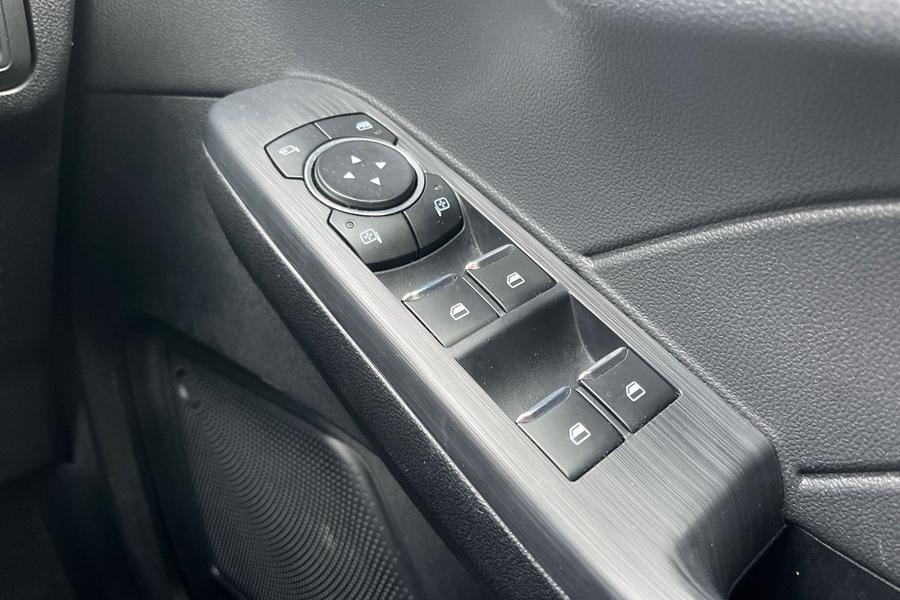 Ford KUGA Photo autoimg-16d36166276346b5a710b9f3713c9cd216a63e34.jpg