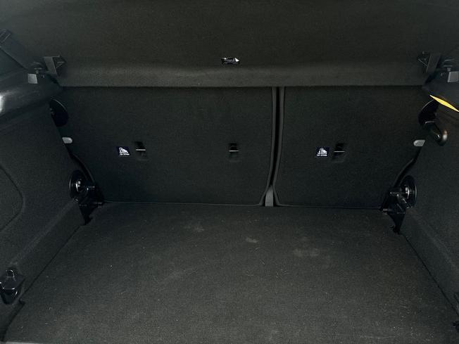 MINI Hatch Photo 12