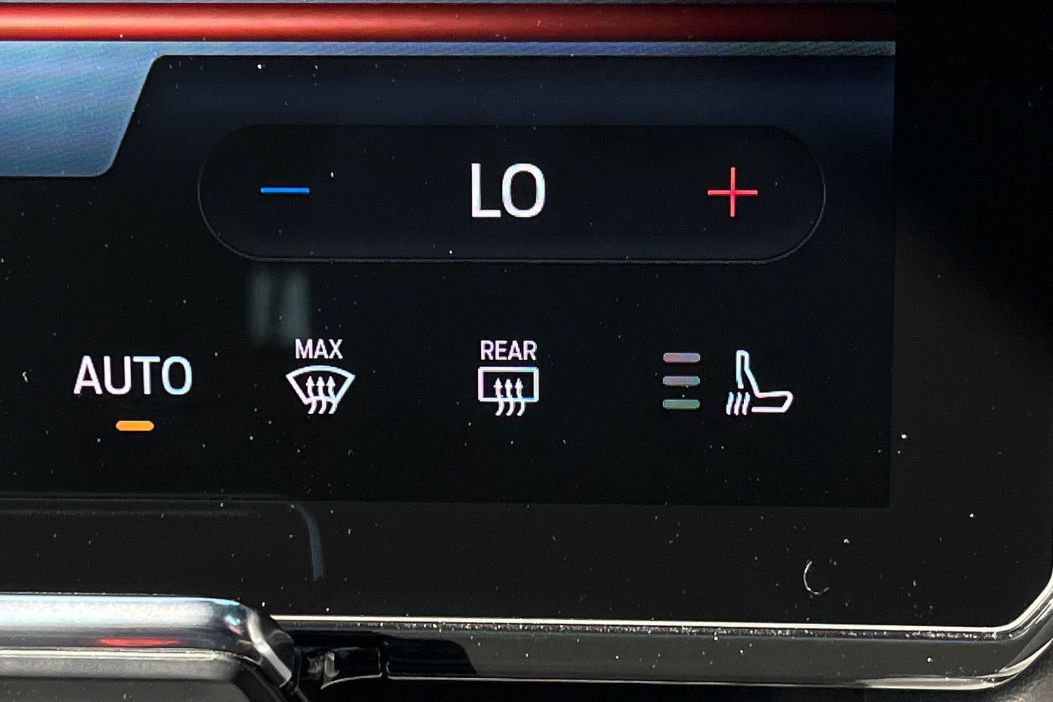 Ford EXPLORER Photo 32