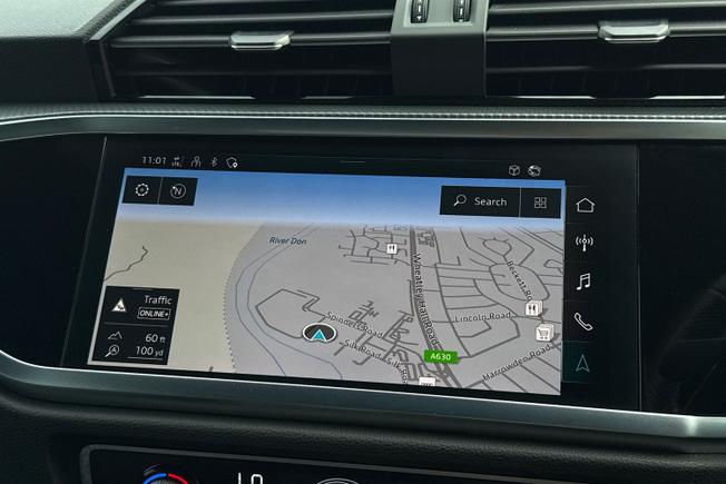 AUDI Q3 Photo 14