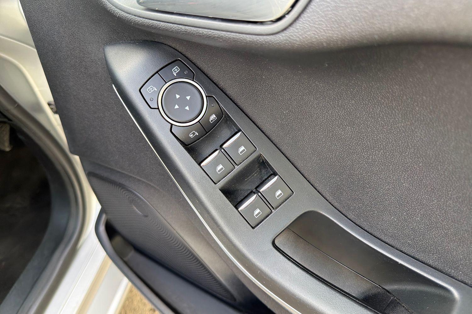 Ford FIESTA Photo 15