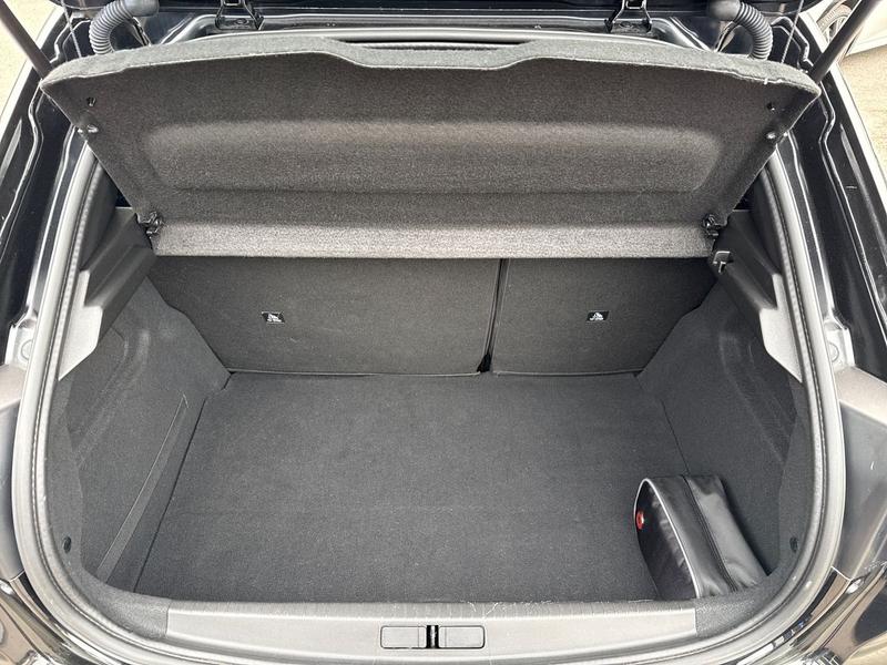 Used Peugeot 208 NU22EOR 18