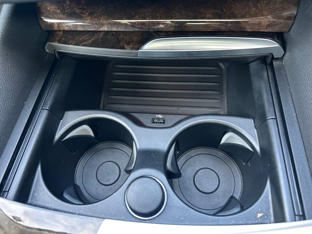 BMW 5 Series Photo 29