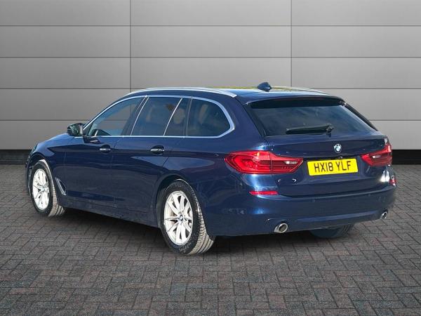 BMW 5 Series Photo autoimg-16e68a09e3dca507b39bc118bab597c919afc90b.jpg
