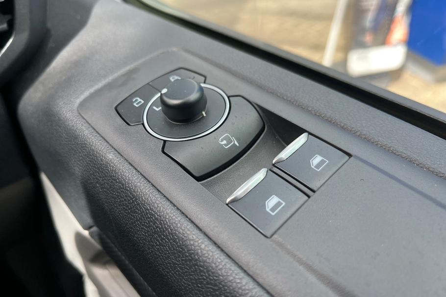 Used Ford TRANSIT CUSTOM WR75UZA 30