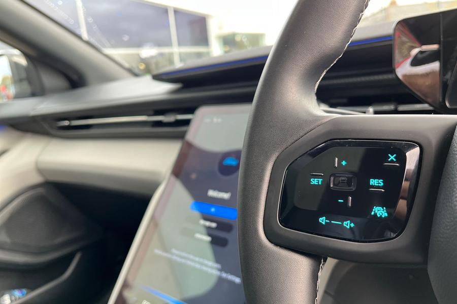 Ford EXPLORER Photo autoimg-16eeebf84da238a96bdaa6a727d7ed127e19096e.jpg